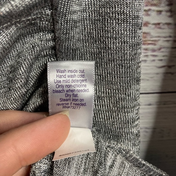 Was💲15! EUC Jennifer Lopez sparkly silver ruched wrap top women’s medium - Picture 12 of 16